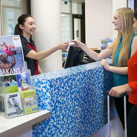 Aldeamento Turístico Roompot Marinapark Volendam