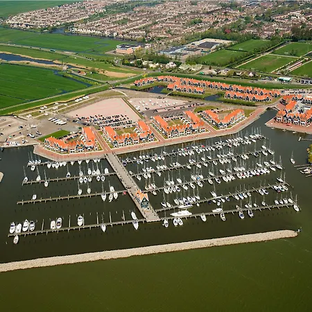 Roompot Marinapark 홀리데이파크 3*