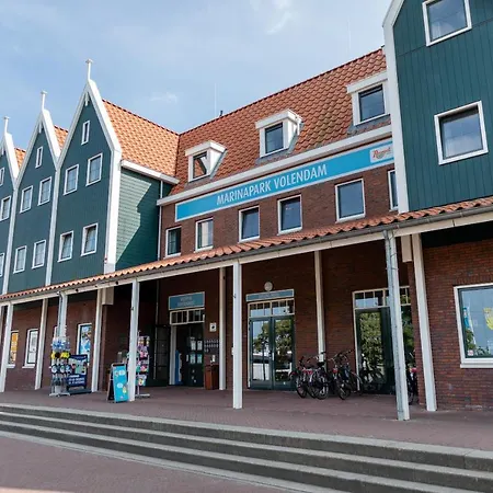 Vakantiepark Roompot Marinapark Volendam