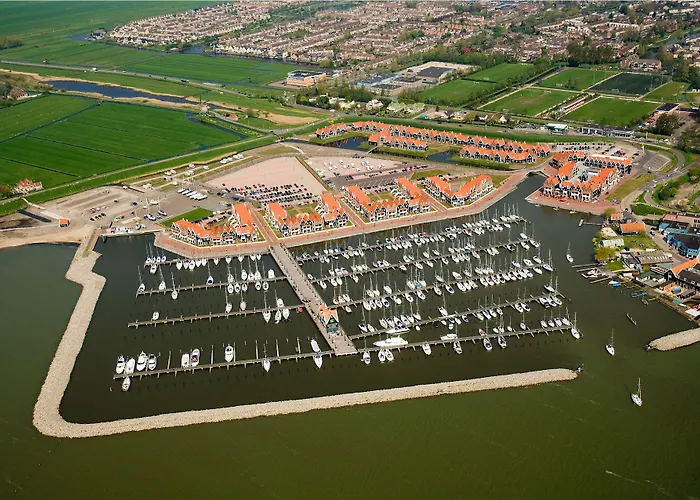 Roompot Marinapark Vakantiepark 3*